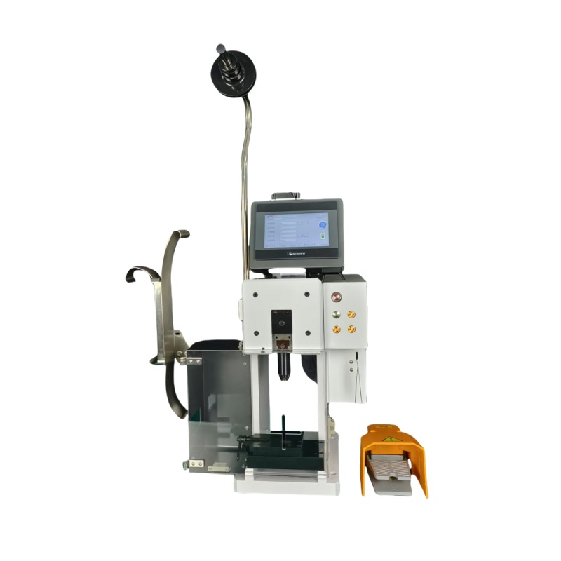 High-precision servo crimping machine